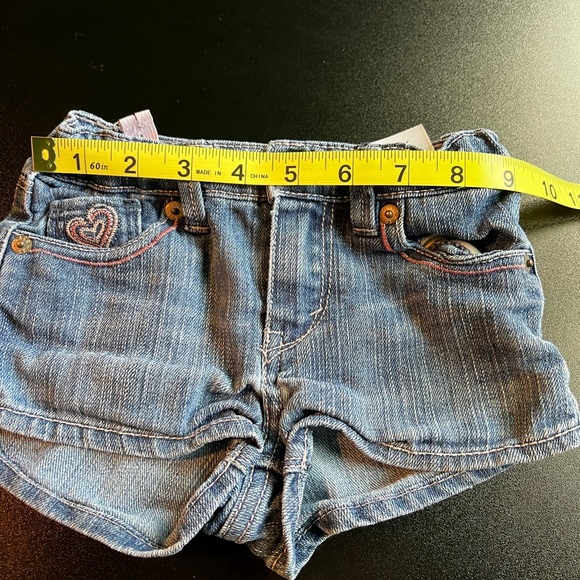Levi’s Toddler Shorts. Size 3T - Picture 5 of 15